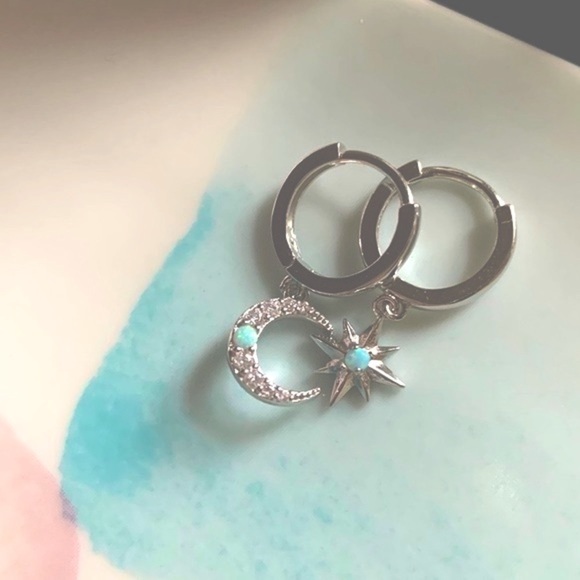 NWT 925 Sterling Silver Star Moon Celestial Dainty Huggie Hoop Opal Earrings - Picture 10 of 12